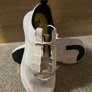 Nike crater impact white bone sail NWT Men’s US Size 10.5